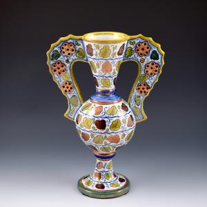 Vaso biansato in stile ispano-moresco